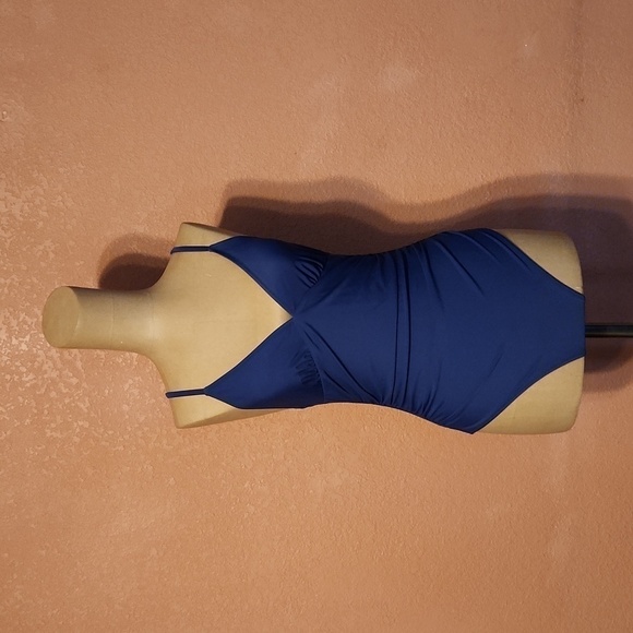New with tags! Navy blue one piece swimsuit! Size small! - Picture 4 of 10